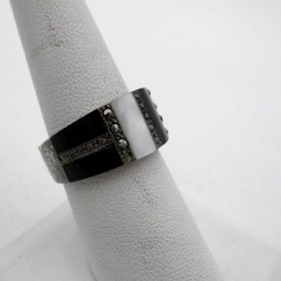 Vintage Mother of Pearl Black Onyx Marcasite Sterling Silver Ring - Picture 5 of 8